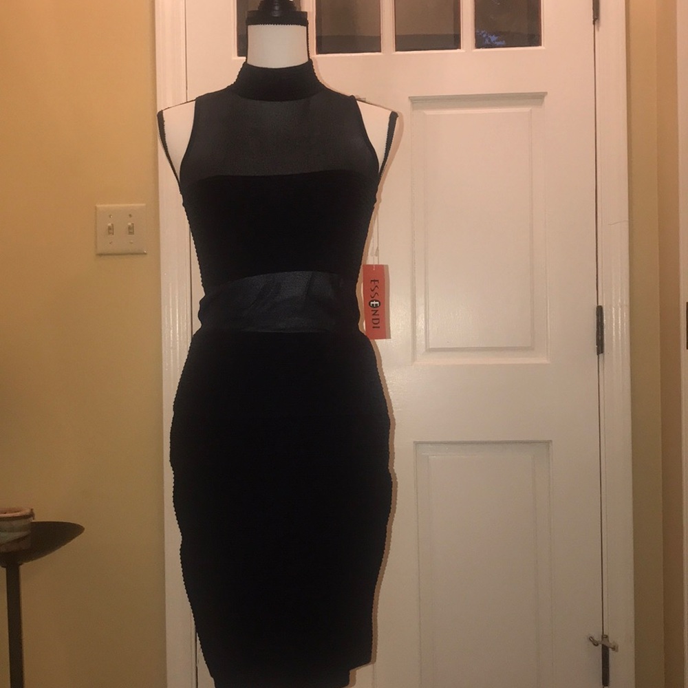 ESSENDI Black Two Piece Sleeveless Skirt Set!!!